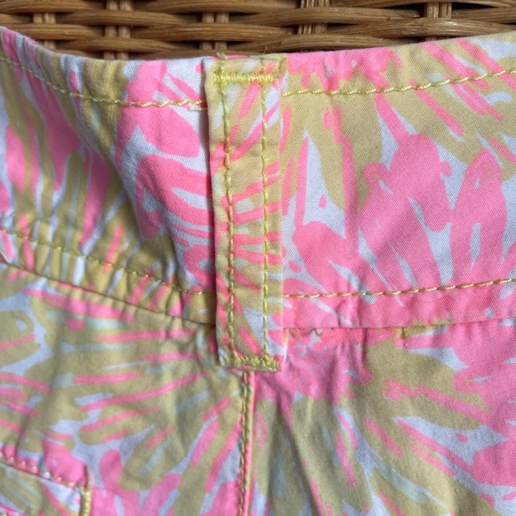 Lilly Pulitzer Buttercup Women’s Shorts. Salmon pink floral. Size 4. 100% cotton - Picture 7 of 14